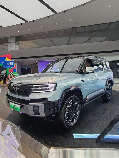 重庆127比亚迪方程豹硬派越野的爆款，英菲尼迪35周年与你共成长